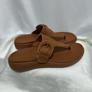 Vionic Women's Tan Buckle Sandals- Recovery sandal. Size 9.